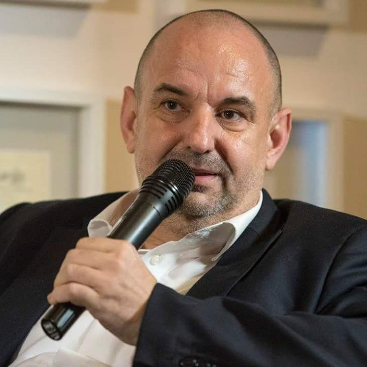 Kücsön Gyula tulajdonos
