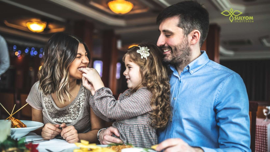 Erzelmek-izei-diszvacsora-est_kiemeltkep-2